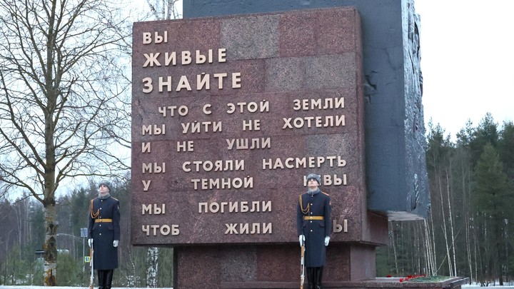 Такая простая штука — жизнь: как отец Путина выживал на болотах и сражался за Невский пятачок