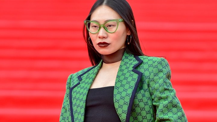 Китаянка обругала русских матом, почитав наши газеты