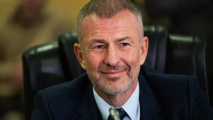 Мельниченко объяснил неверность подхода заставить Запад полюбить Россию