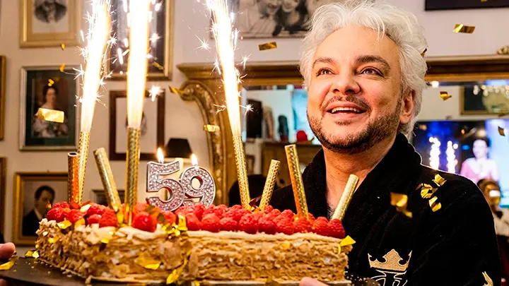 У нас машины все сгорели. Помогите!: С фронта кричат, НТВ не слышит – Киркоров гуляет