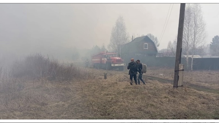 Стало известно, что привело к страшному пожару в поселке Безречный возле Березовского