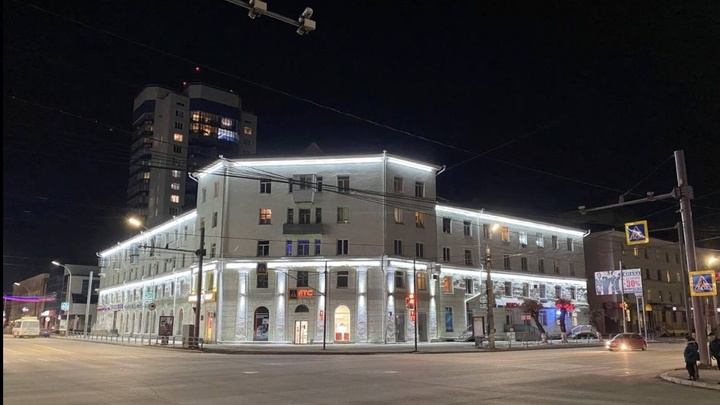 В Кургане поставили регулировщика вместо светофора на оживленном перекрестке