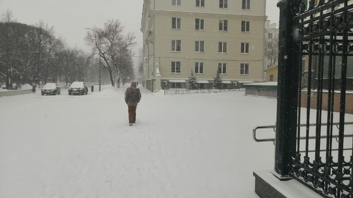 Из-за холода ученикам начальной школы в Челябинске отменили уроки
