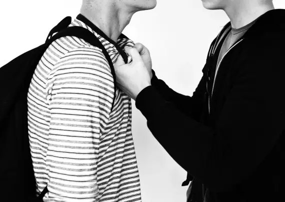 Юнус с братьями пытался поставить русского на колени. Мама просит о помощи. Флешмоб Выруби белого продолжается?