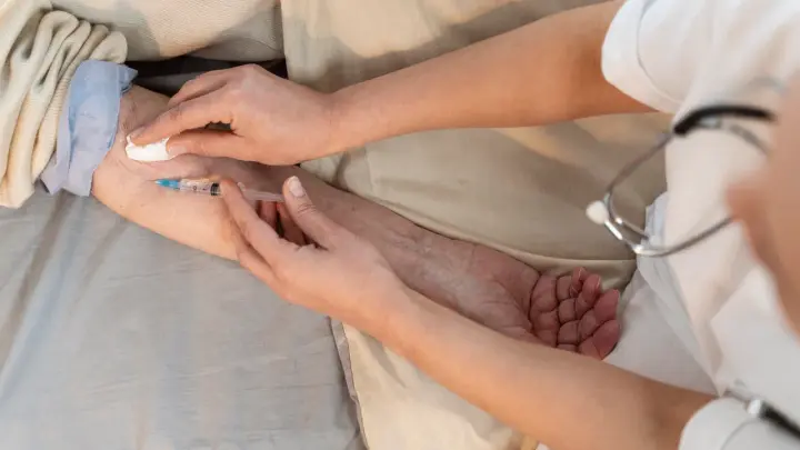 Похудел и осунулся: что известно о состоянии советского Шерлока Холмса Василия Ливанова