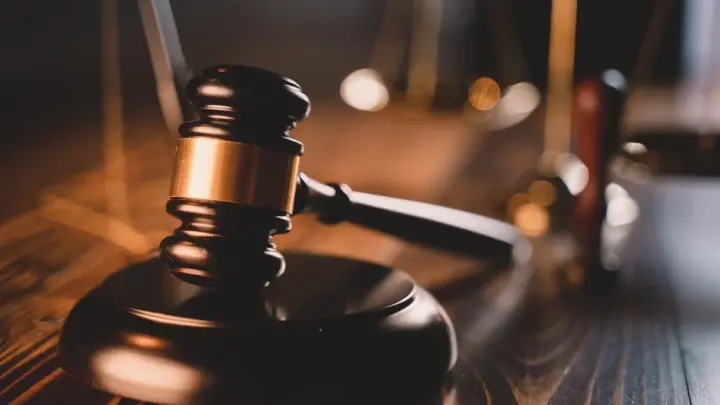 Один из обвиняемых по делу об убийстве депутата Кивы не извинился перед его дочерью