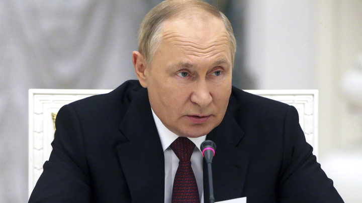 Даже голоса не поднимут: Путин о замалчивании обстрелов Донецка в иностранных СМИ