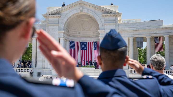 Американский политолог рассказал из-за чего нервничают чиновники Пентагона