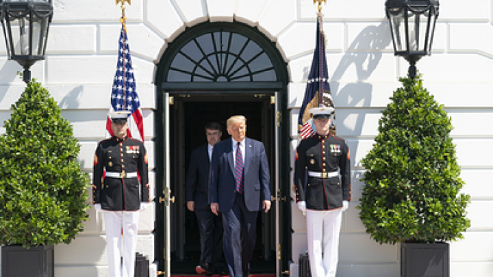 Сенатор Мерфи: Трамп в панике из-за возможной публикации файлов Эпштейна