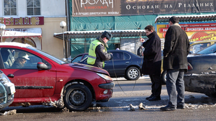 В тройном ДТП на Генерала Белика в Чите пострадал водитель Жигулей