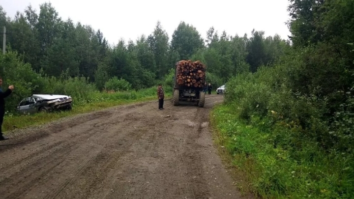 В Свердловской области в ДТП погибли 16-летний водитель и его 12-летняя пассажирка