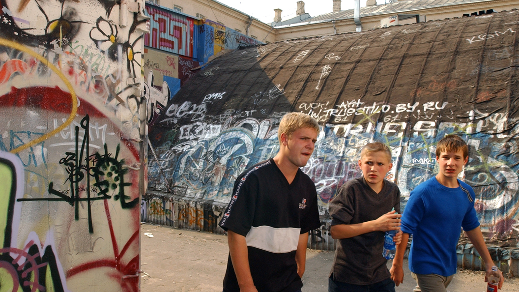 Петербург подростки. В Петербурге школьник избил палкой сверстника.