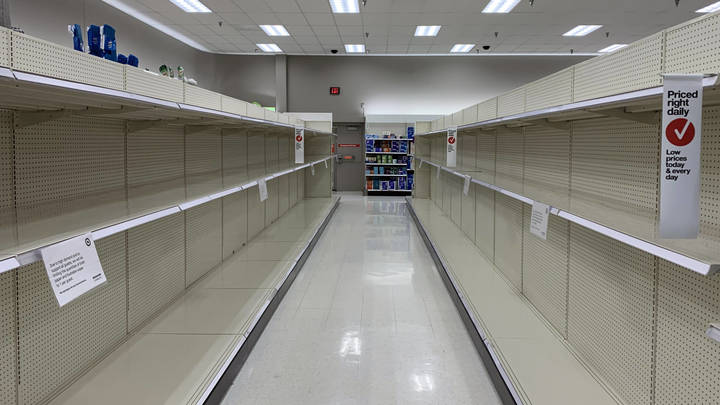 Уверенность в завтрашнем дне: Витязева оценила бум на туалетную бумагу, поддержав серию мемов