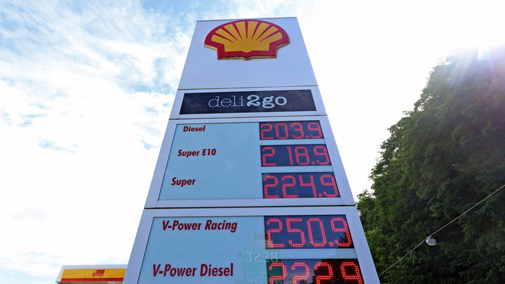 «Газпром»  прекратил поставки компании Orsted Shell за неуплату  рублями- что будет дальше