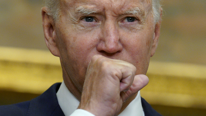 Странности Джо Байдена: Без своих пилюль он ведёт себя как маленький ребёнок