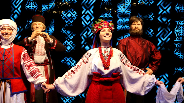 День народного единства обернулся скандалом: Русским не нашлось места на празднике жизни