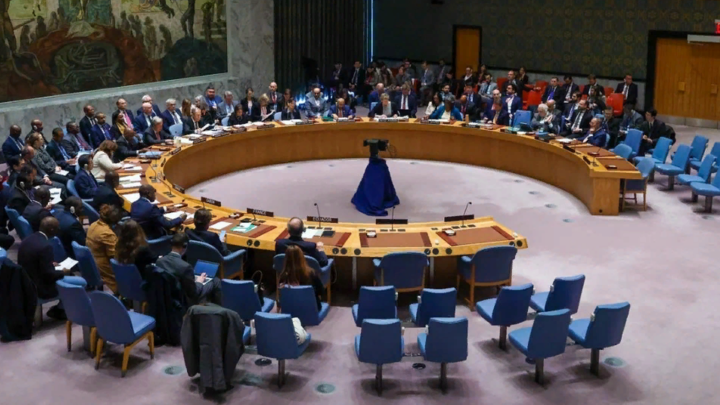 Каховской ГЭС не хватило? Украина затопила зал ООН в День русского языка