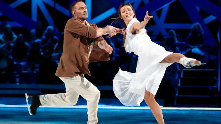 Повспоминали, посмеялись: Навка впервые после выписки встретилась с Костомаровым