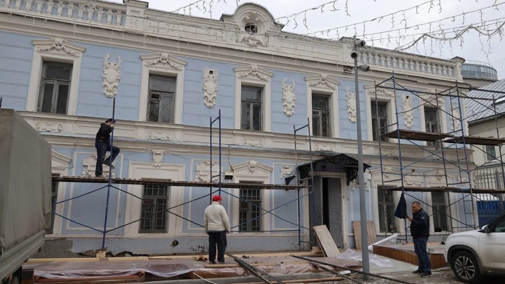 Флигель усадьбы Рукавишниковых в Нижнем Новгороде начали ремонтировать