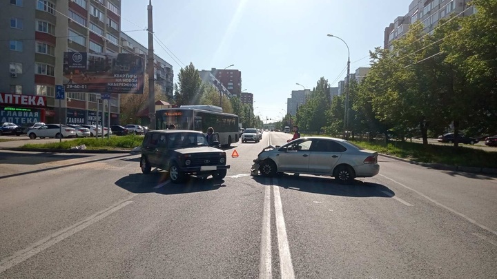 В Тольятти мужчина пострадал при столкновении ВАЗа и Volkswagen