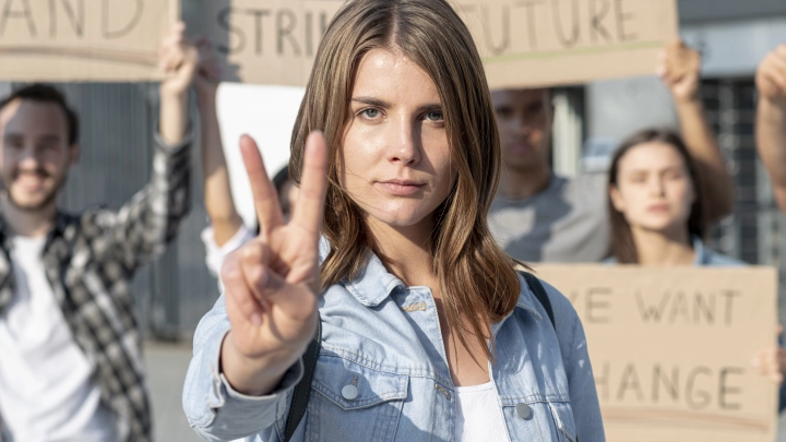 Свергнуть демократическим путём: Участник протестов в Сербии рассказал, почему они произошли