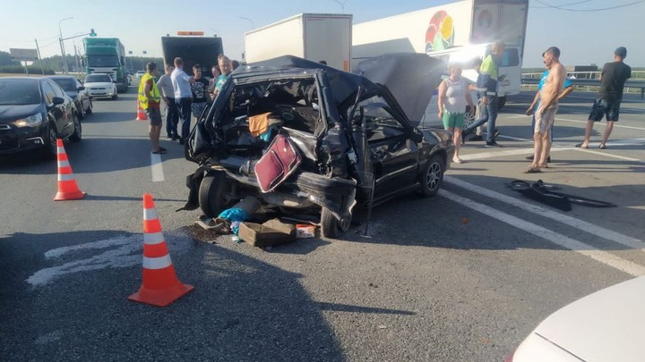 В Челябинской области грузовик протаранил легковой автомобиль. Есть жертвы