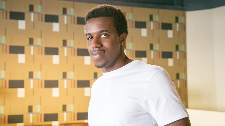 Бразилец оторопел, увидев жильё в России: Это же просто ужас! Как жить в таком доме?