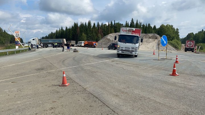 В ГИБДД рассказали, что стало причиной аварии на Пермском тракте