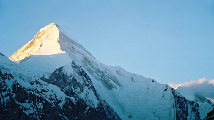 Наговицина пошла на пик Победы с уже сломанной ногой – Альпинист Ищенко