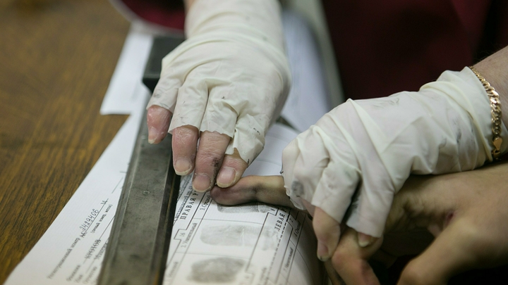 Россия упростила спасение людей. МВД разрешило не снимать отпечатки пальцев с беженцев