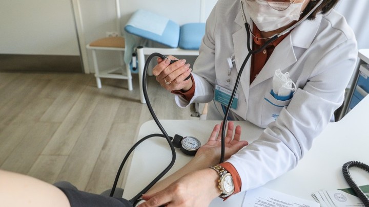 Отсрочить гипертонию на 30 лет: Врач указала, что нужно делать