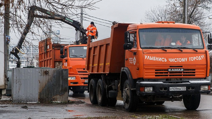 В Краснодаре менее 15% контейнерных площадок осталось очистить от мусора