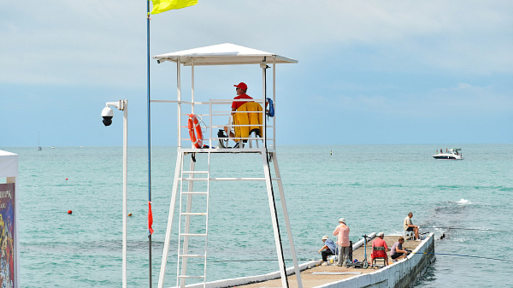 На пляжах Сочи за безопасностью туристов следят более 800 камер видеонаблюдения