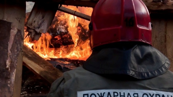 Крупный пожар напугал жителей Новочеркасска