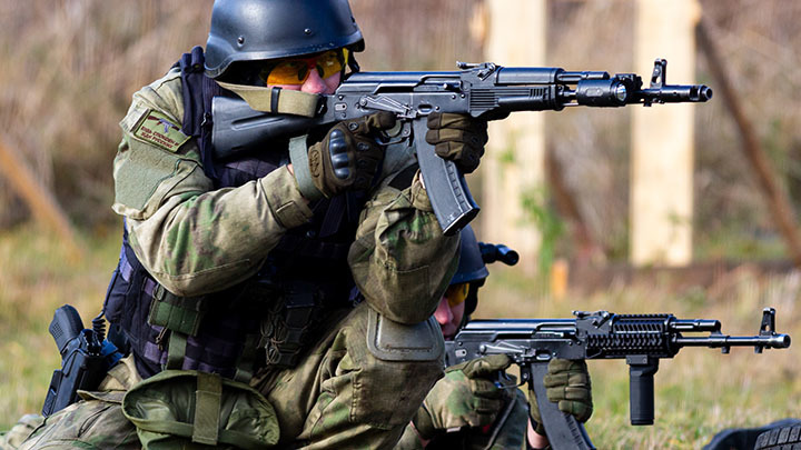 Семеро русских погнали взвод ВСУ: Удар по французскому складу, о котором не пишут в сводках СВО