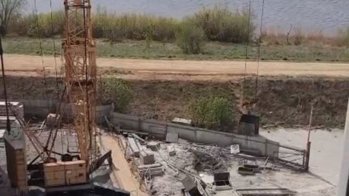 Шум за окном: курганцам помешали смотреть Парад Победы 9 мая
