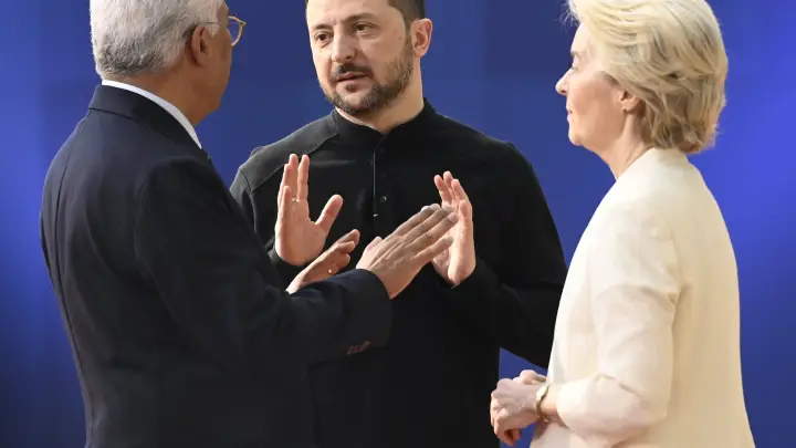 СМИ: на Украине обсуждают сценарий смещения Зеленского при поддержке Запада