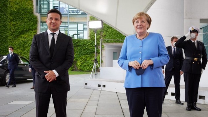 Меркель: Не вижу себя посредником между Россией и Украиной