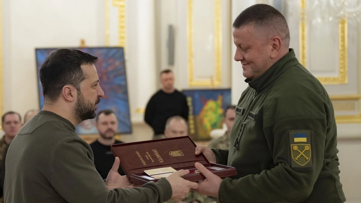 Залужный снова пойдёт в бой? Экс-главком ВСУ вербует генералов, но цель пока держится в секрете