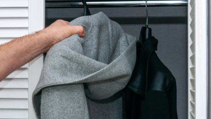 Священники дали совет: Как обращаться с вещами усопших родных