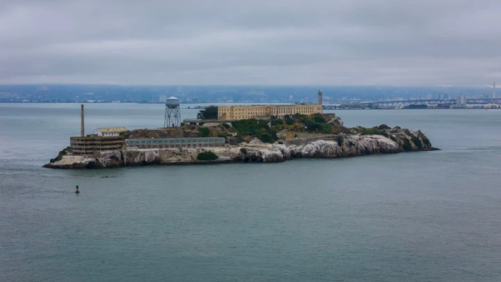 Трамп приказал восстановить тюрьму Алькастрас. Для самых опасных преступников