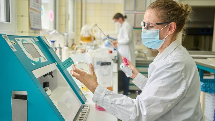 Русские учёные придумали новые препараты для лечения рака: Дешевле и быстрее