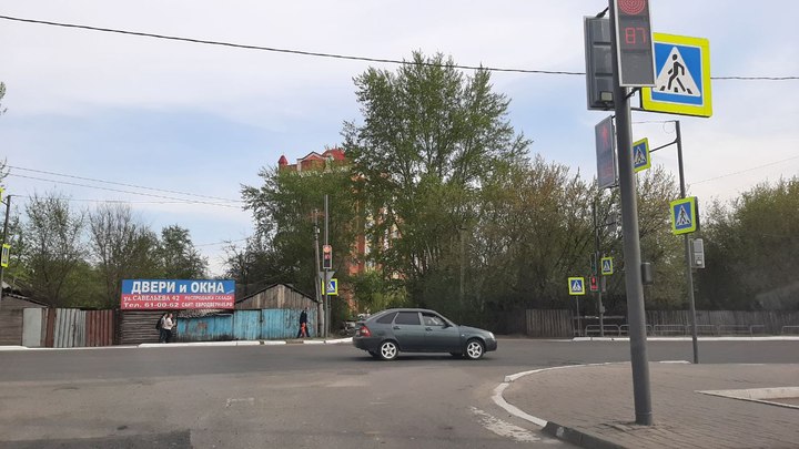 В Кургане светофоры провоцируют горожан перебегать дорогу на красный