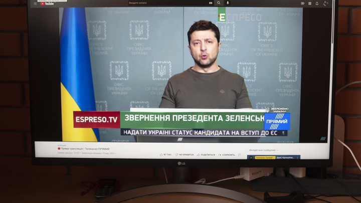 Президент Украины Зеленский покинул страну: поменял львовский бункер на польский