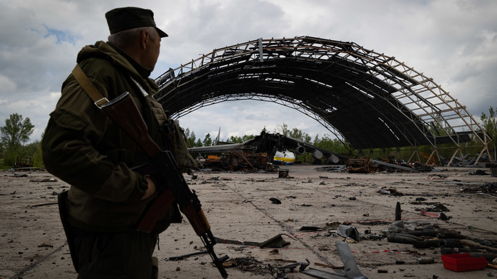 Французский волонтёр шокировал рассказом о зверствах Азова* в Буче: Русских убивали из-за 1 слова