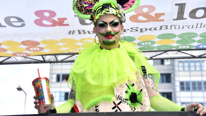 Немцы развернули масштабную акцию против содомии: В защиту извращенцев брошены войска США