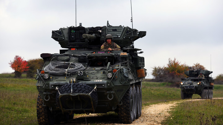 Politico: США могут поставить Украине боевые бронемашины Stryker