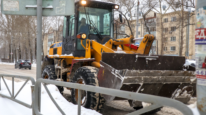 За выходные с улиц Перми вывезли более 20 тысяч кубометров снега