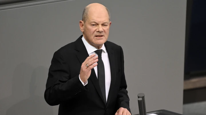 Шольц: поставлять Украине оружие для ударов вглубь России — неправильно