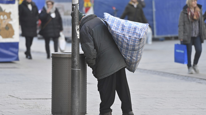 Секретный бомжионер: в фирмах актюбинских бездомных крутится почти миллиард тенге